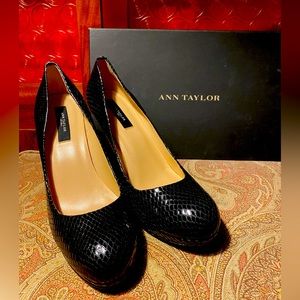 Black Ann Taylor Leather Sole Pumps with Platform